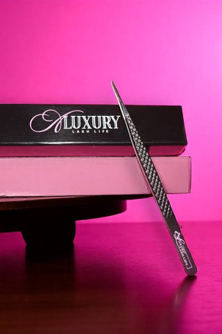 Tweezers